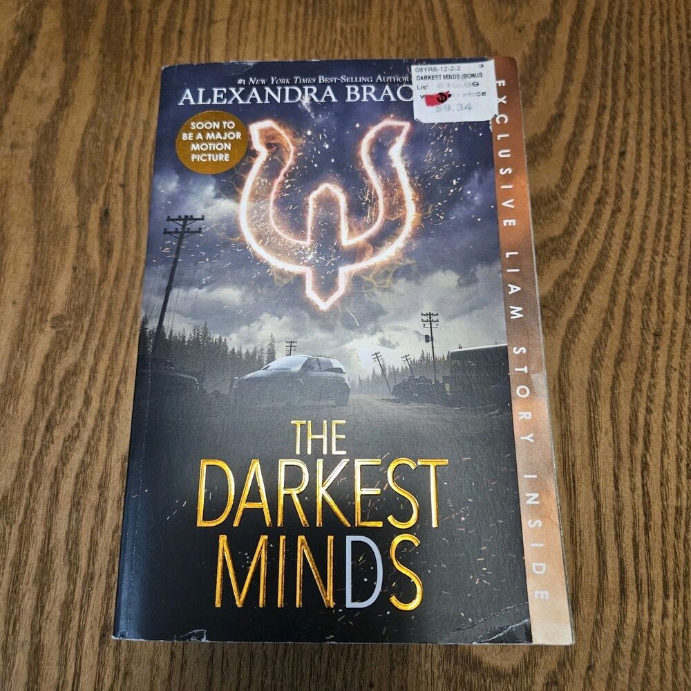 The Darkest Minds Novel with Bonus Content Paperback‎ - GOOD Young Adult